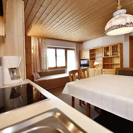 Bed & Breakfast Berghof Gundalatsch 3*