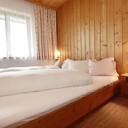 Bed & Breakfast Berghof Gundalatsch 3*