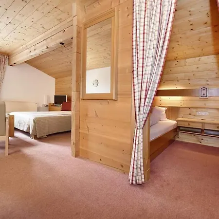 Berghof Gundalatsch 사슈른