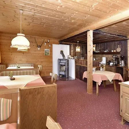 Berghof Gundalatsch B&B 사슈른